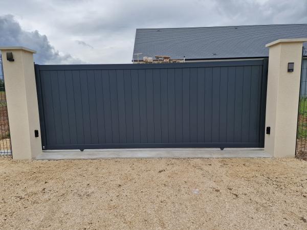 Portail aluminium coulissant 